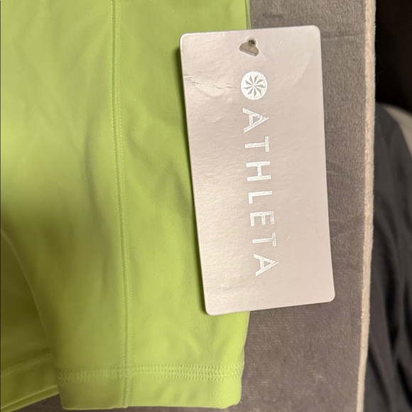 NWT Athleta Lime Green Salutation Shorts - Picture 3 of 4